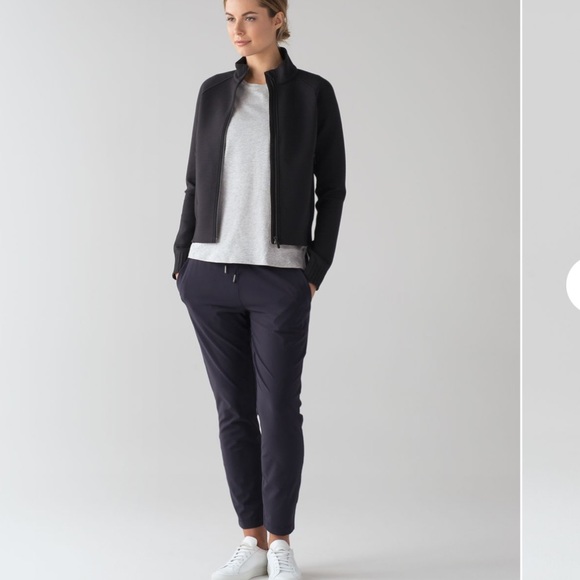 Lululemon Women’s On The Fly Pant 7/8 Navy Size 4 - Picture 3 of 11